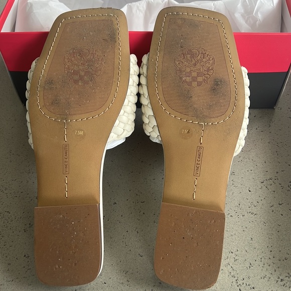 Vince Camuto slides - Picture 4 of 6